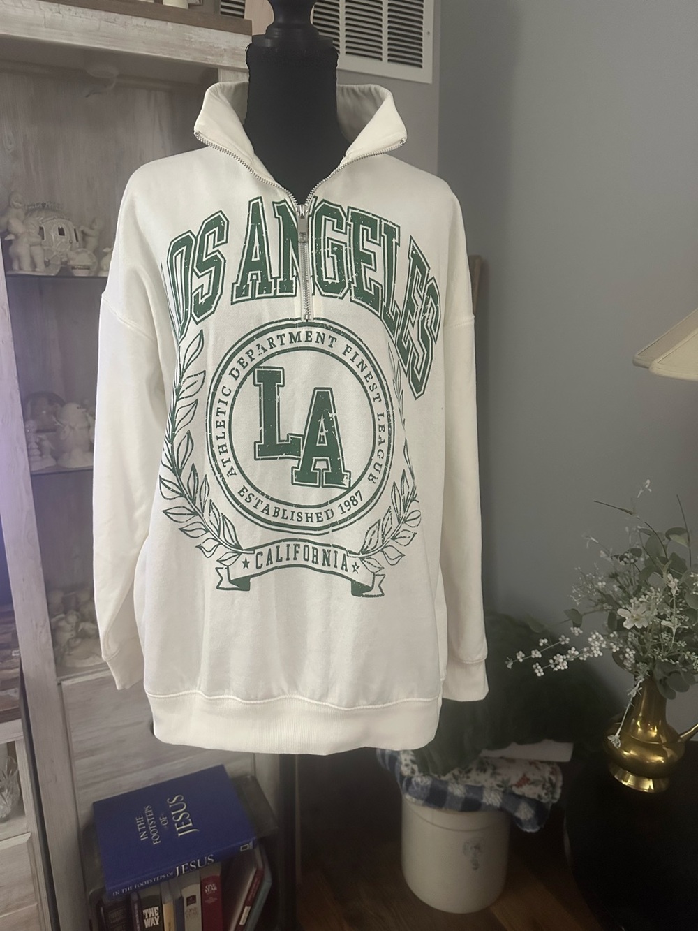 No Boundaries White Quarter-Zip Sweater with Green LA Graphic